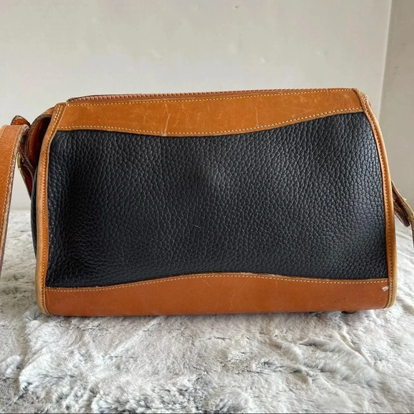 Vintage Dooney & Bourke All-Weather Leather Shoulder Bag Made in USA - Picture 4 of 16